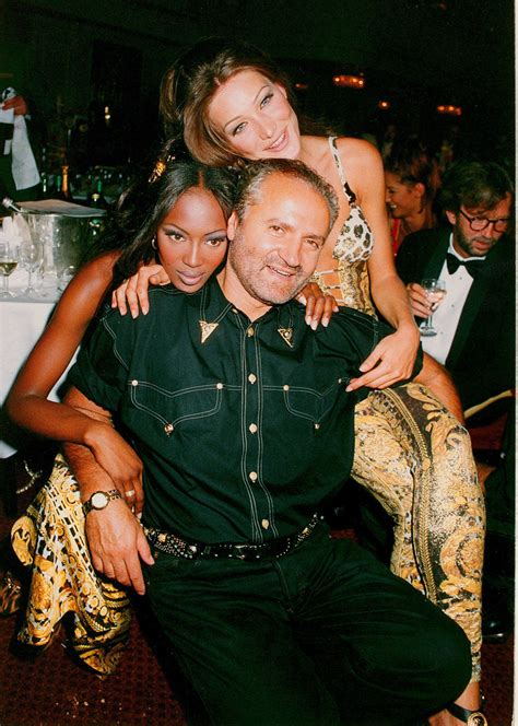 naomi gianni versace